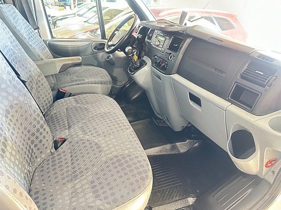 Ford Transit 8 of 11