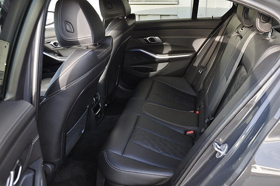 BMW M340d 8 of 14
