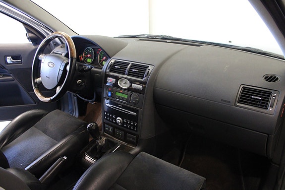 Ford Mondeo 9 of 19