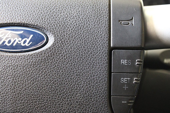 Ford Mondeo 19 of 19