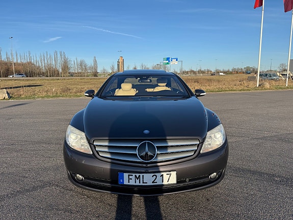Mercedes-Benz CL500 2 of 5