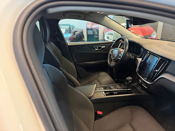 Volvo V60 Cross Country 4 of 4