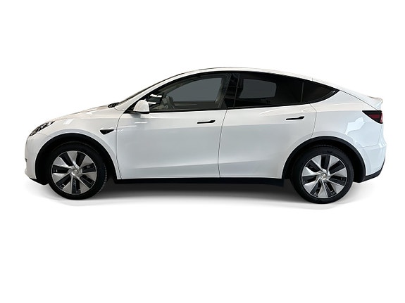Tesla Model Y 3 of 5