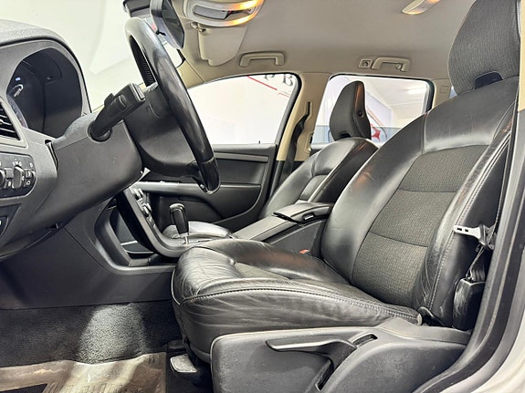 Volvo V70 13 of 17