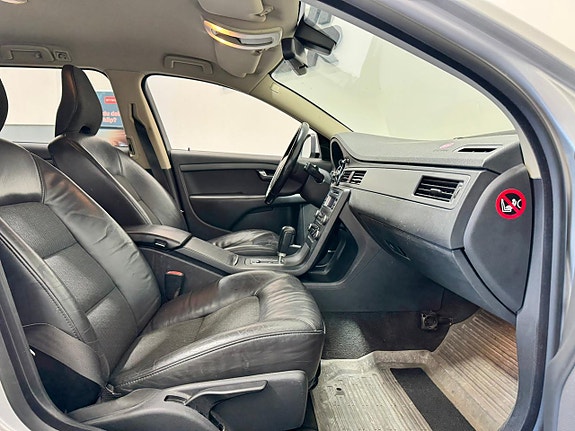 Volvo V70 6 of 17