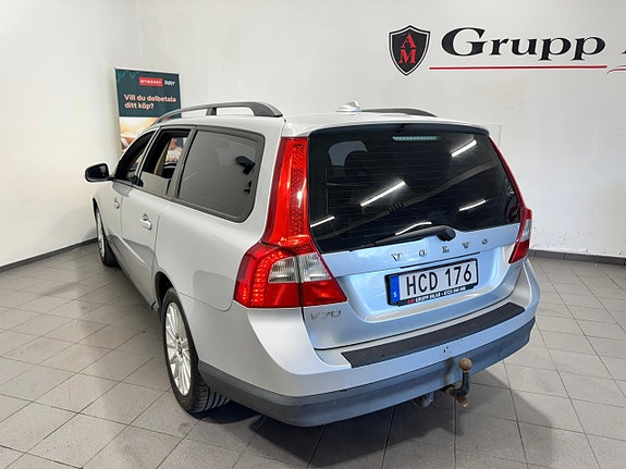 Volvo V70 10 of 17