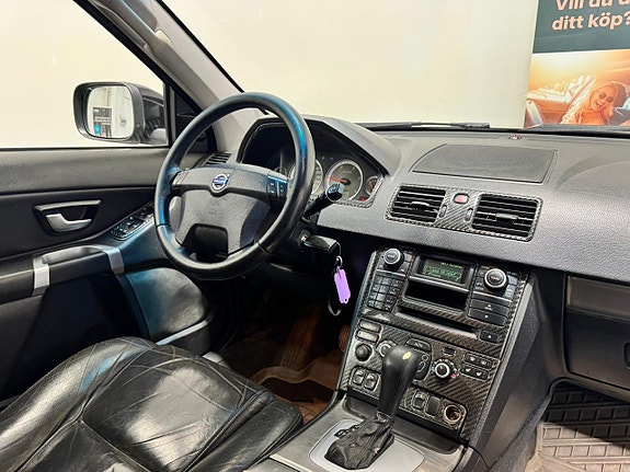 Volvo XC90 2 of 5
