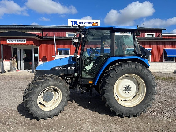 Nu demonteras New Holland TL90