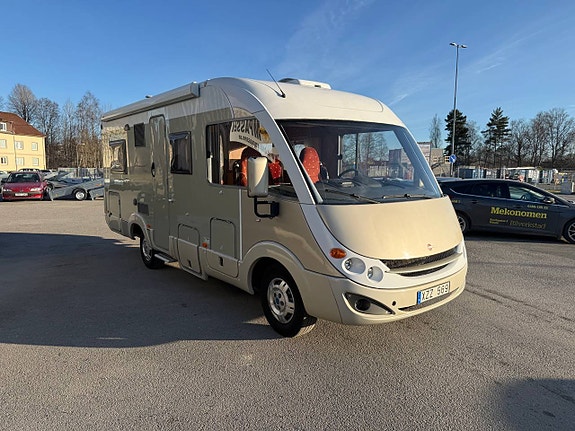 BÜRSTNER Aviano i 684 3,0 160 hk med kedja LÅGA MIL 2007 års