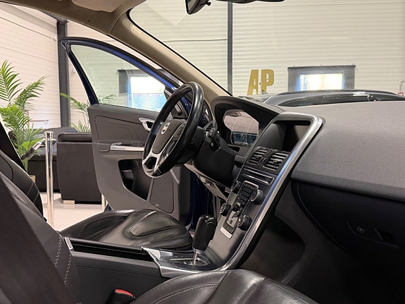 Volvo XC60 13 of 19