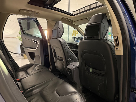 Volvo XC60 10 of 19