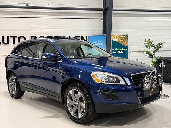 Volvo XC60 2 of 19