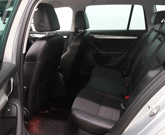 Skoda Octavia 4 of 5
