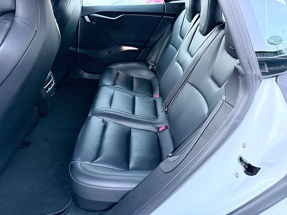 Tesla Model S 7 of 10