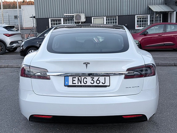 Tesla Model S 9 of 10