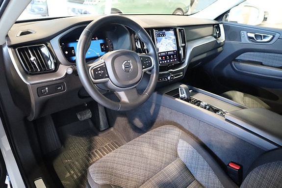 Volvo XC60 8 of 26