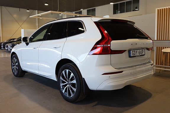 Volvo XC60 3 of 26