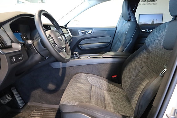 Volvo XC60 9 of 26