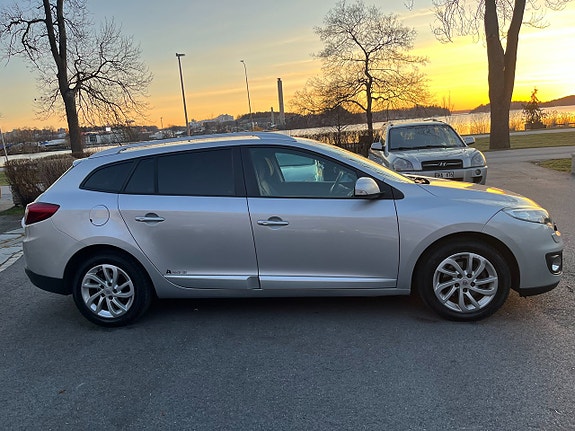 Renault Megane III 4 of 5