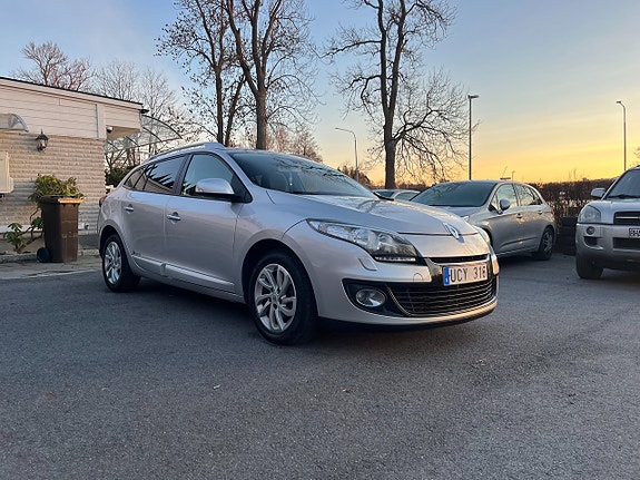 Renault Megane III 3 of 5
