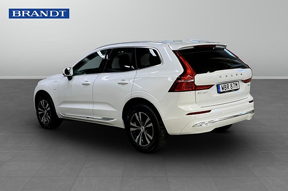 Volvo XC60 2 of 9