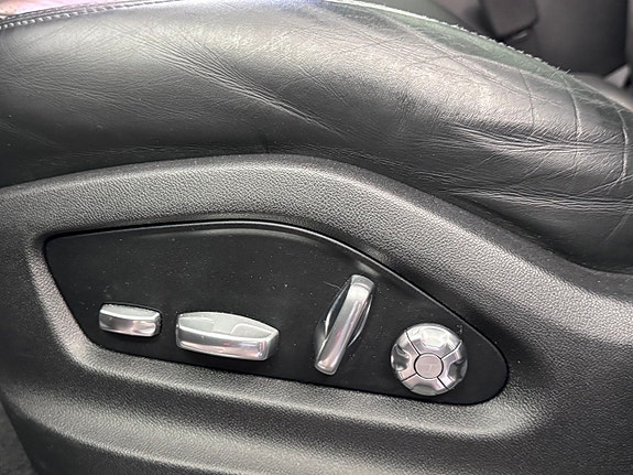 Porsche Cayenne Coupe 17 of 26