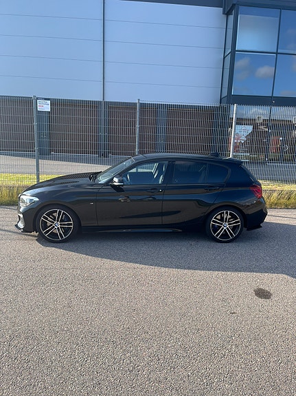 BMW M140i 2 of 5