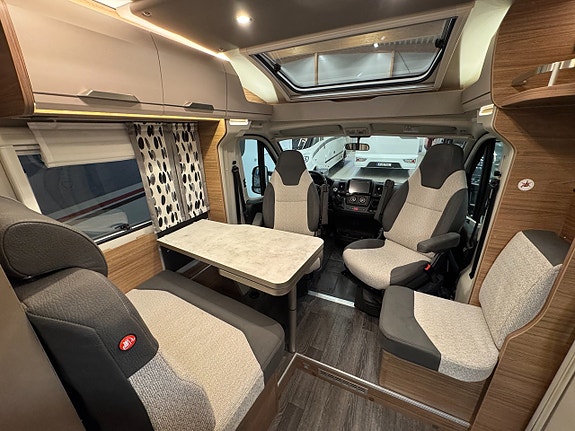 Knaus VAN TI 650 MEG VANSATION (165HK) Långbädd & stort garage! Får köras på B-kort! Låga mil! Endast 6,96m! 14 of 18