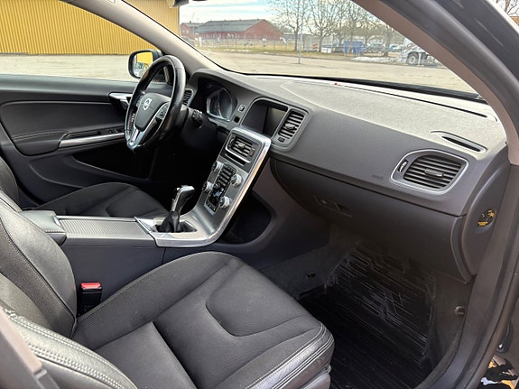 Volvo V60 12 of 14