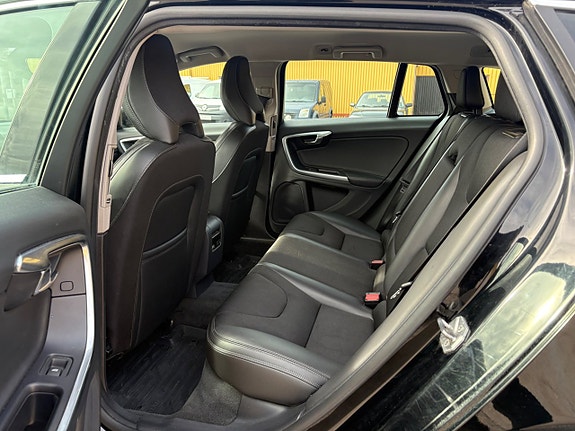 Volvo V60 14 of 14