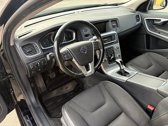 Volvo V60 9 of 14