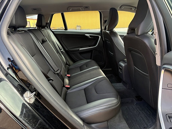 Volvo V60 13 of 14