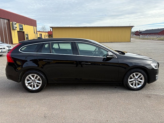 Volvo V60 4 of 14