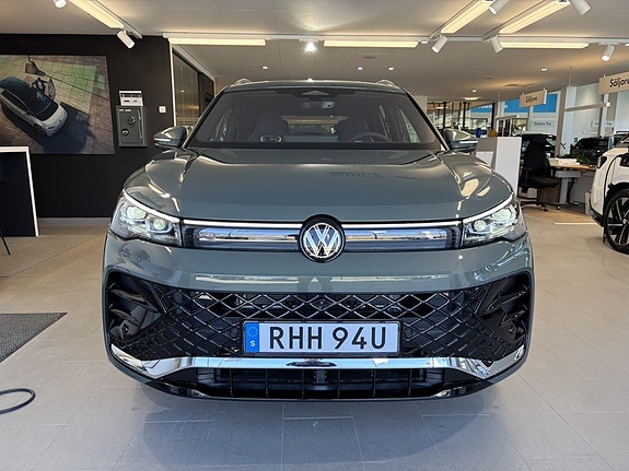 Volkswagen Tiguan 2 of 19