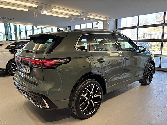 Volkswagen Tiguan 4 of 19