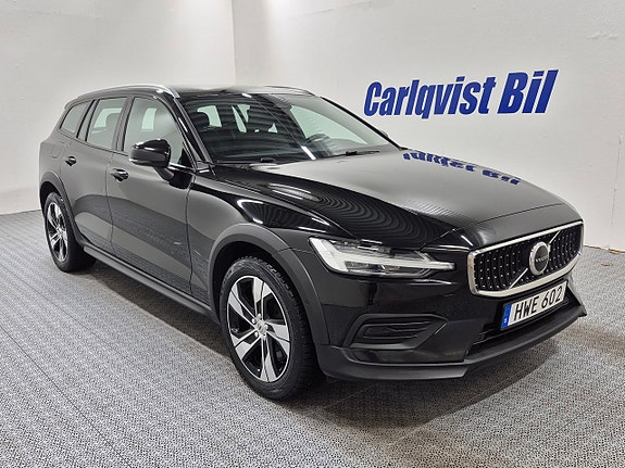 Volvo V60 Cross Country 3 of 5