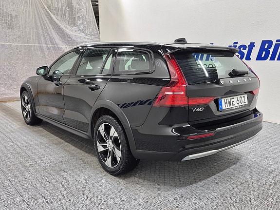 Volvo V60 Cross Country 5 of 5