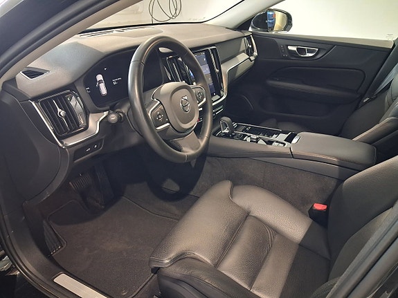 Volvo V60 3 of 6