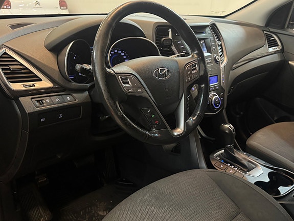 Hyundai Santa Fe 12 of 29