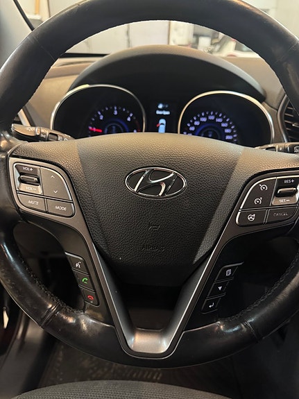 Hyundai Santa Fe 13 of 29