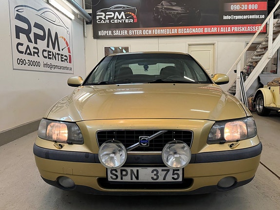 Volvo S60 4 of 5
