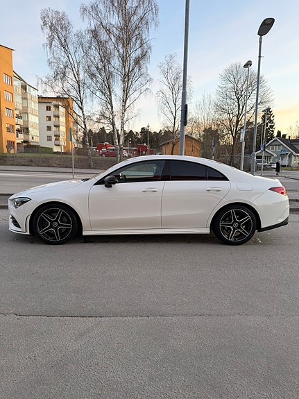 Mercedes-Benz CLA200 2 of 5