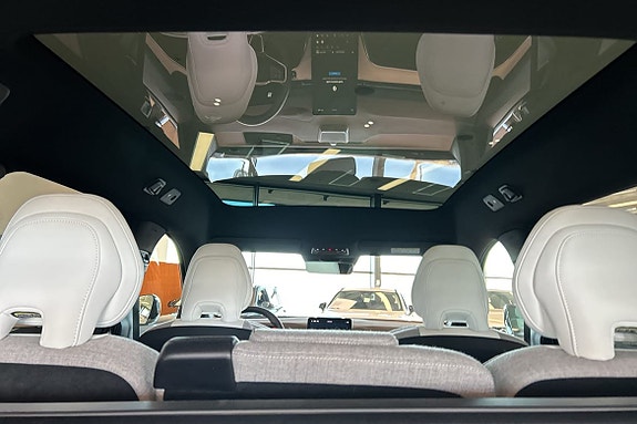Volvo EX90 16 of 30