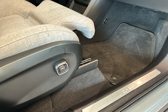 Volvo EX90 12 of 30