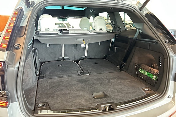 Volvo EX90 15 of 30