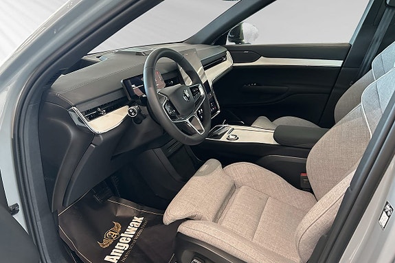 Volvo EX90 7 of 30