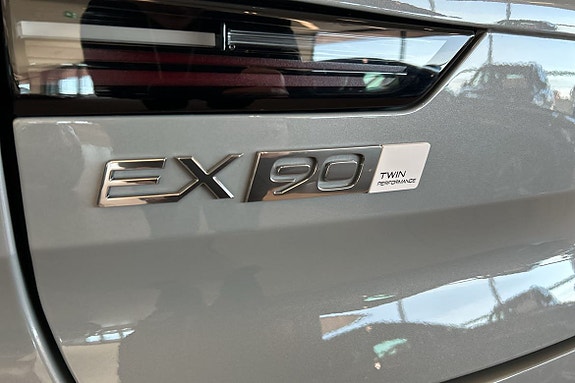 Volvo EX90 14 of 30