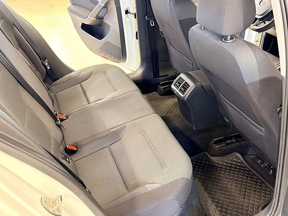 Volkswagen Golf VII 14 of 17