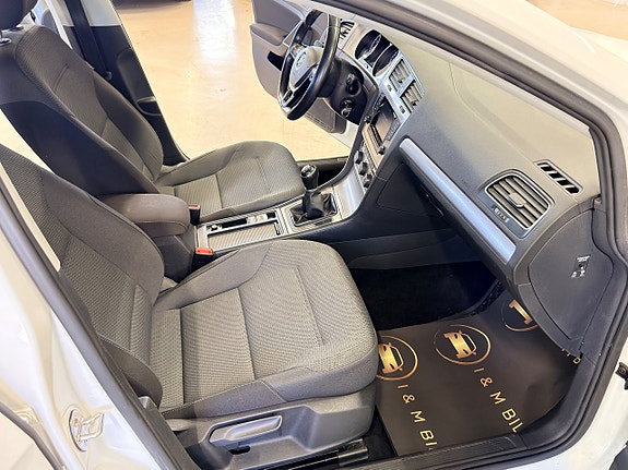 Volkswagen Golf VII 11 of 17