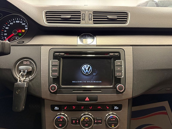 Volkswagen Passat 15 of 23